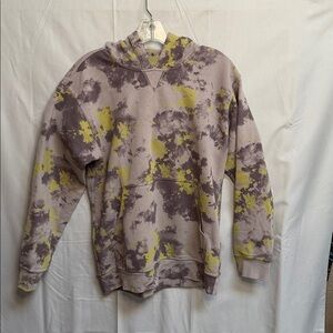 P02. Lululemon All Yours Hoodie
Orbital Tie Dye Mauve Grey Multi
Size 6